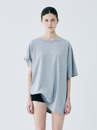 NON ESSENTIAL LOGO HALF T-SHIRT () - FOR HER - Modalova