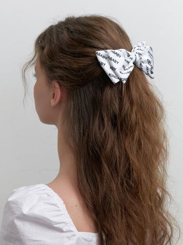 Kinda lace layered ribbon pin - KINDABABY - Modalova