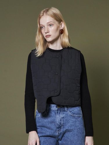 ASYMMETRICAL QUILTED VEST _BLACK - Maison de Ines - Modalova