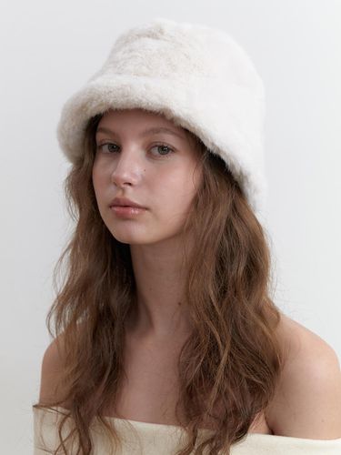 Fur bucket hat - white - KINDABABY - Modalova