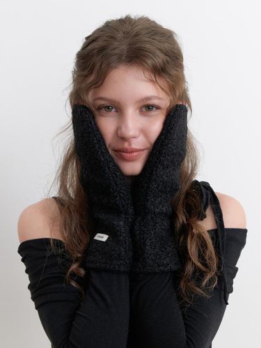 Fluffy boucle gloves - black - KINDABABY - Modalova