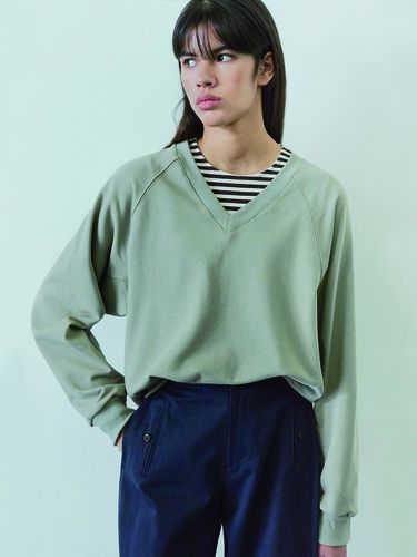 V - NECK SWEAT SHIRTS / KHAKI - Ihr - Modalova