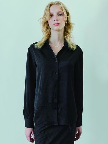 BASIC SATIN SHIRTS / BLACK - Ihr - Modalova