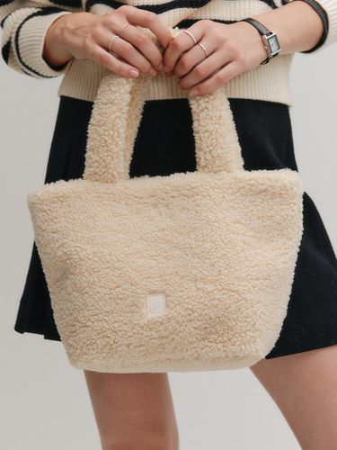 Riley Fluffy Bag - LOOKAST - Modalova