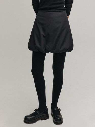 Brynn short padded skirt_Black - LOOKAST - Modalova