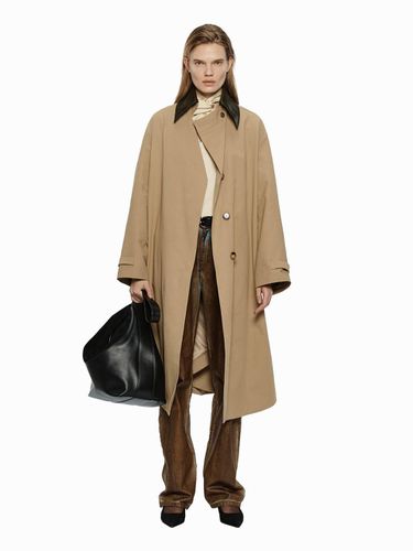 LEATHER NECK DETAIL COAT BEIGE (W24OT0121BE) - YCH - Modalova