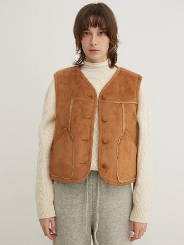 Rustic Reversible Shearling Vest [BROWN] - STEP AROUND - Modalova