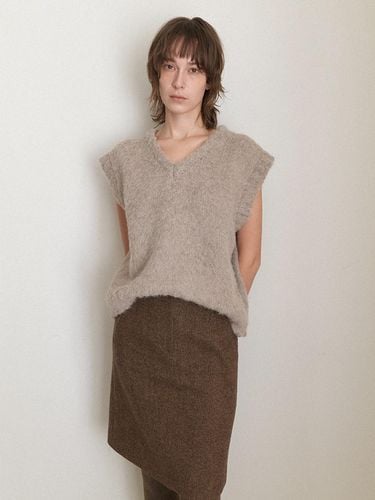 Brushed Recycled Poly Knit Vest [SAND STONE] - STEP AROUND - Modalova