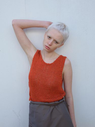 KNITTED VEST IN RUST - NOTHINGEVERYTHING - Modalova