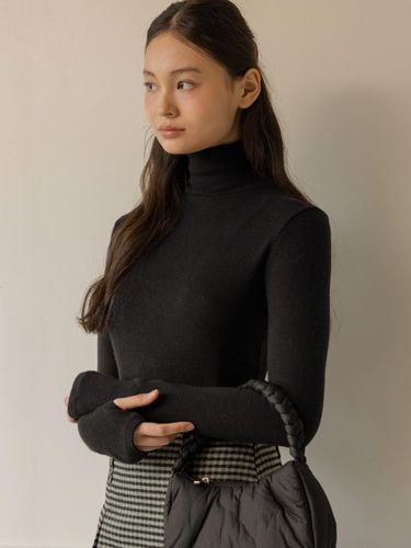 Ribbon Logo Turtleneck T-shirt - Black - lienlier - Modalova