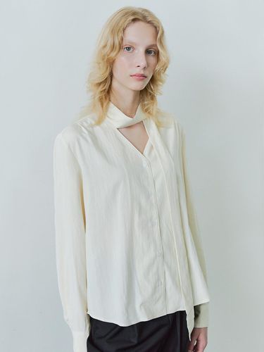 V-NECK TIE BLOUSE - Ihr - Modalova