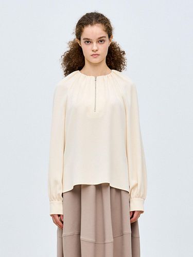 EDDA SHIRRING TOP, Beige - PUBLICKA X - Modalova