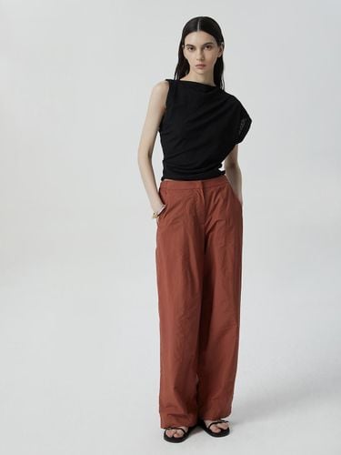 Back-banded Volume Nylon Pants NAEU5 - WPL300_920 - comgen - Modalova