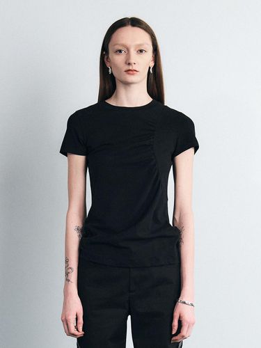 SHIRRING SHORT SLEEVE TOP (BLACK) - SEALOT - Modalova