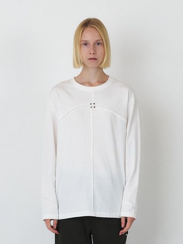 SIGNATURE RAW CUT EYELET LONG SLEEVE TOP () - SEALOT - Modalova