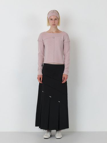 STUD HALF PLEATS LONG SKIRT (BLACK) - SEALOT - Modalova