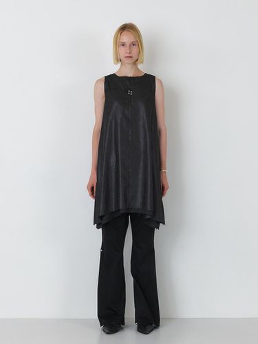 SIGNATURE RAW CUT EYELET COATED MIDI DRESS () - SEALOT - Modalova