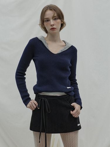 V-neck cashmere knit_navy - adit - Modalova