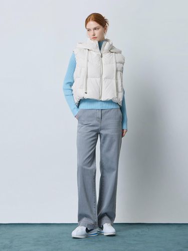 Hooded Semi-Cropped Down Vest [Ivory] (C244PSB182) - CC collect - Modalova