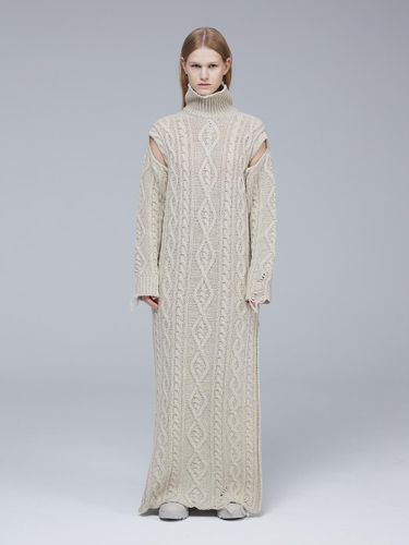 Twisted long turtleneck damaged knit dress - MMAM - Modalova