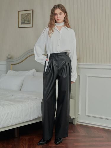 BLACK PINTUCK LEATHER SLACKS - ILLUSTRIS ILLUSION - Modalova