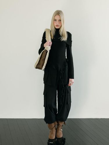 WOOL POCKET LAYERED PANTS / BLACK - MOIFAIRE - Modalova