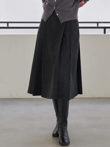 Wool Pleated Diagonal Pocket Skirt [Charcoal] (amr1953) - Amour moier - Modalova