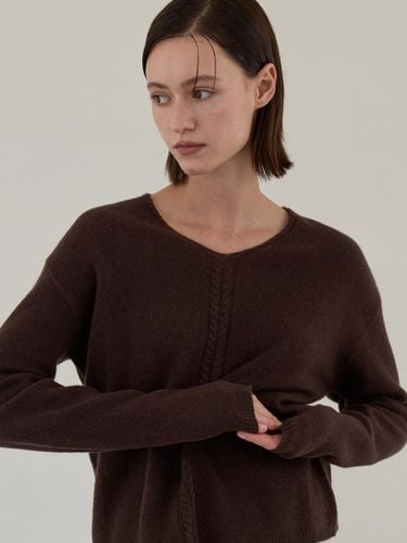 Cable V-neck Wool Knit Sweater [Brown] (amr1970) - Amour moier - Modalova