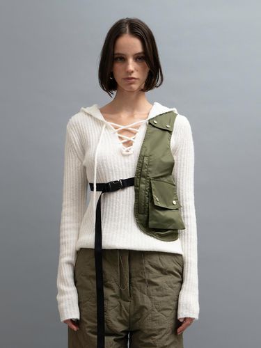 ONE SHOULDER BUCKLE CARGO POCKET VEST - Porta - Modalova