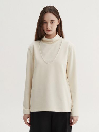 ELISE U NECK LONG SLEEVE TOP (2 COLORS) - EAAH - Modalova