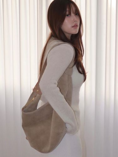 Real suede hobo bag - Sand beige - BEMUSE MANSION - Modalova