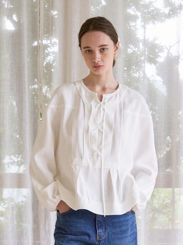 Joshua Lace up Blouse (Off White) - J`ASP - Modalova