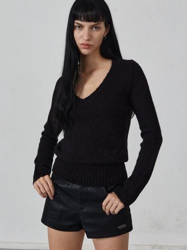 MALLOW WOOL V NECK KNIT (Black) - L’EGARNET - Modalova