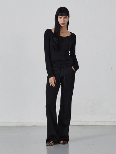 GLEAM BOOTCUT LOUNGE PANTS (Black) - L’EGARNET - Modalova