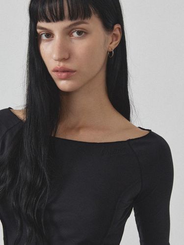 JANE OFF SHOULDER TOP (Black) - L’EGARNET - Modalova