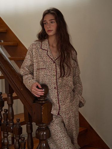 Chafee Long-Sleeved Pajamas_ Beige (30'S) - ULLALA PAJAMAS - Modalova