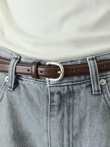 ROUND BUCKLE LEATHER BELT / BROWN - Ihr - Modalova