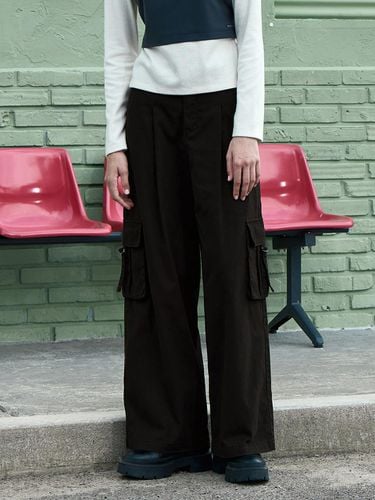 Out pocket one-tuck wide pants JYPT722B - Jucy Judy - Modalova