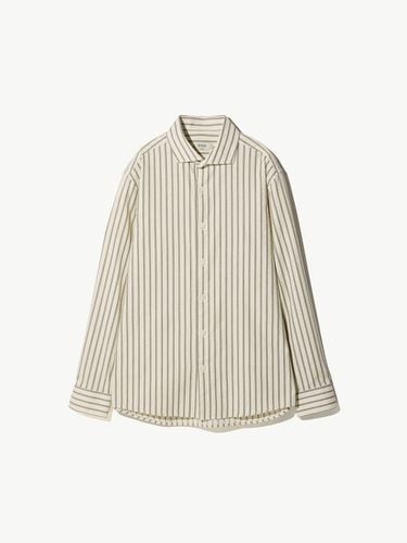 Stripe Semi-Wide Collar Shirt Beige (Classic Fit) - STCO - Modalova