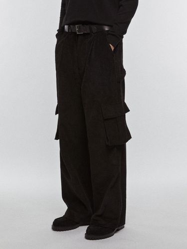 Corduroy Cargo Carpenter Wide Pants [Black] - V2 - Modalova