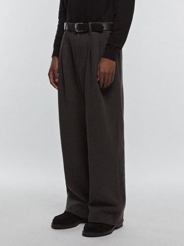 Wide Double-Pleated Daily Slacks [Charcoal] - V2 - Modalova