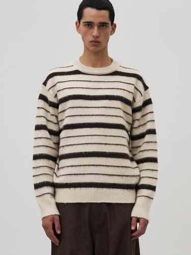 Hairy Stripe Round Knit Beige - BASEMOMENT - Modalova