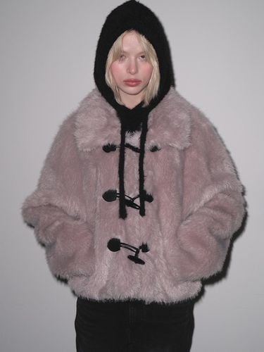 TOGGLE FUR JACKET (PURPLE) - margarin fingers - Modalova