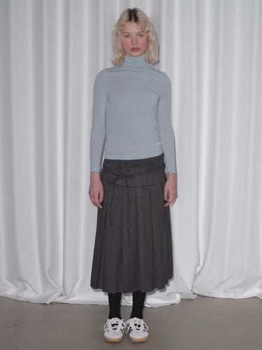 String Pleated Fleece-Lined Skirt [Charcoal] - margarin fingers - Modalova