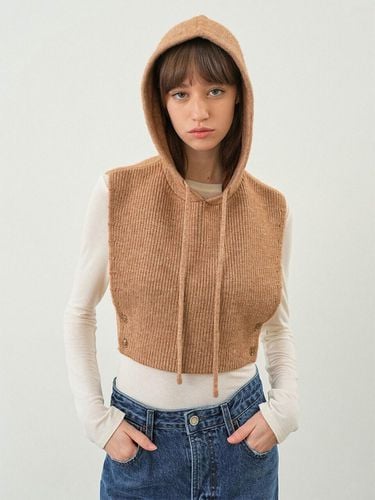 Hood Cape Style Knit Vest (NEK4WVA39) - on&on - Modalova