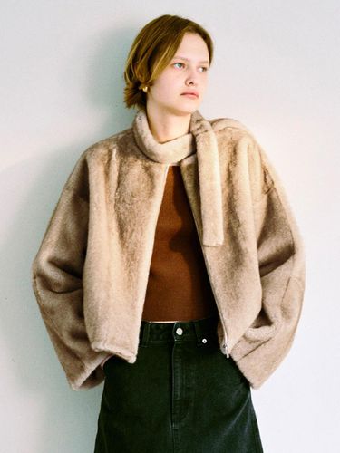 Faux Fur Detachable Oversized Jumper [Light Brown] (NEF4WMA29_95) - on&on - Modalova