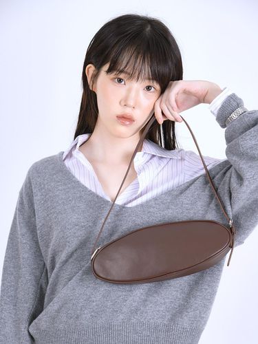 Recycled Vegan Leather Oval Bag [] - muwm - Modalova