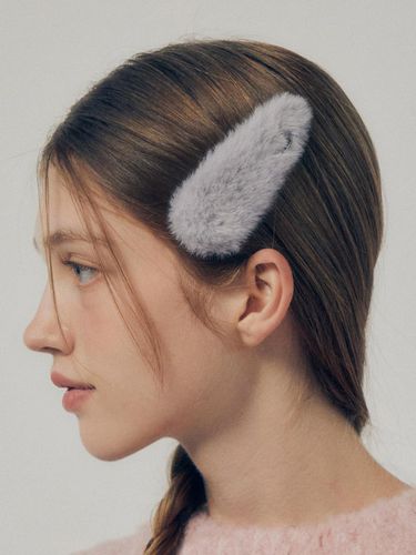 Eco-friendly Luxurious Fur Side Hair Pin [Grey] - mellotory - Modalova