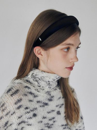 Wide velvet hairband (black) - mellotory - Modalova