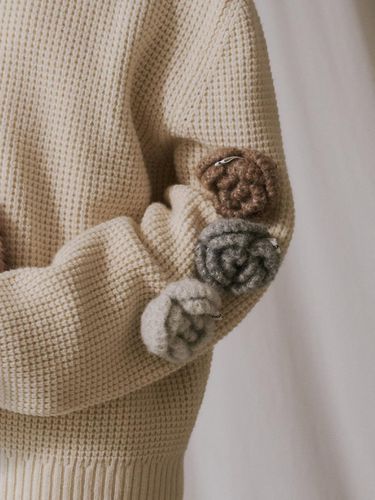 Handcrafted Alpaca Rosette Knot Corsage [/Beige/Ivory] - MystiKotita - Modalova